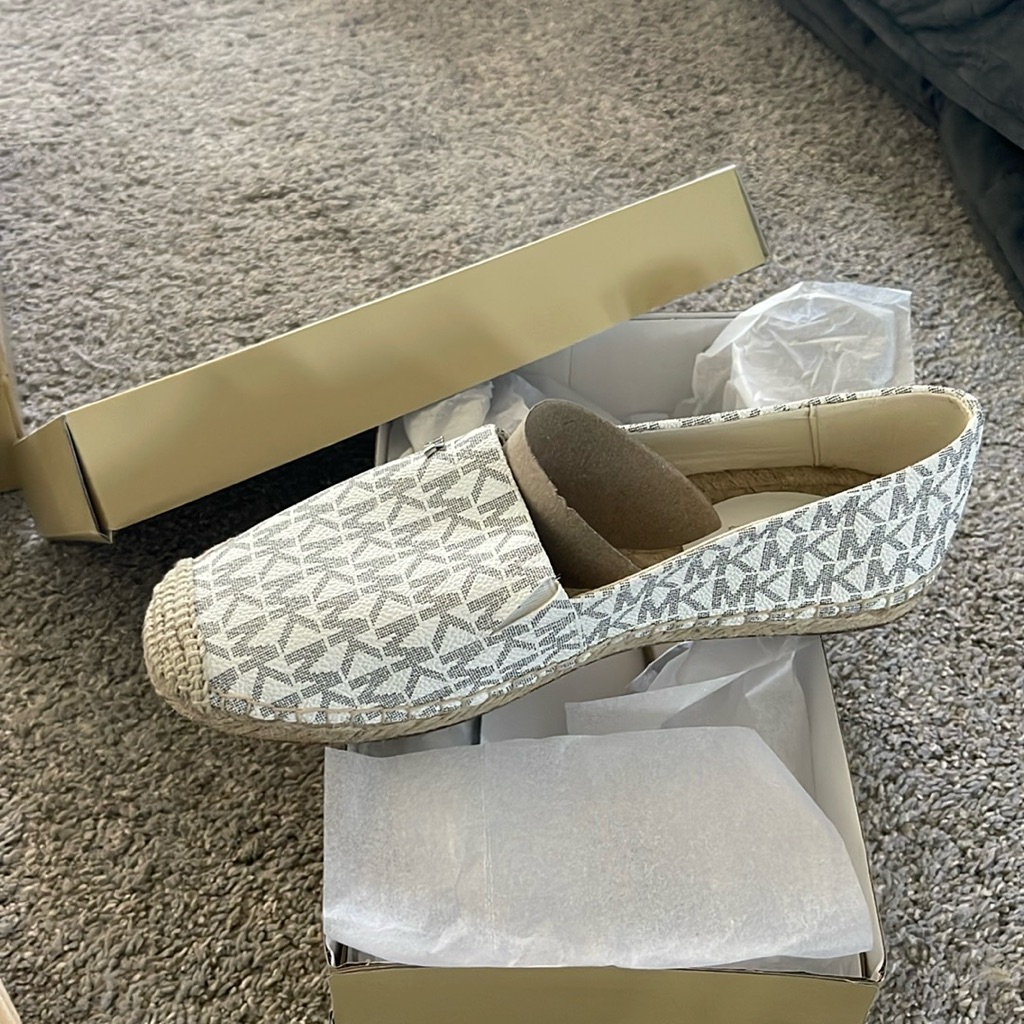Brand New Inbox Michael Kors Brand New Inbox Michael Kors